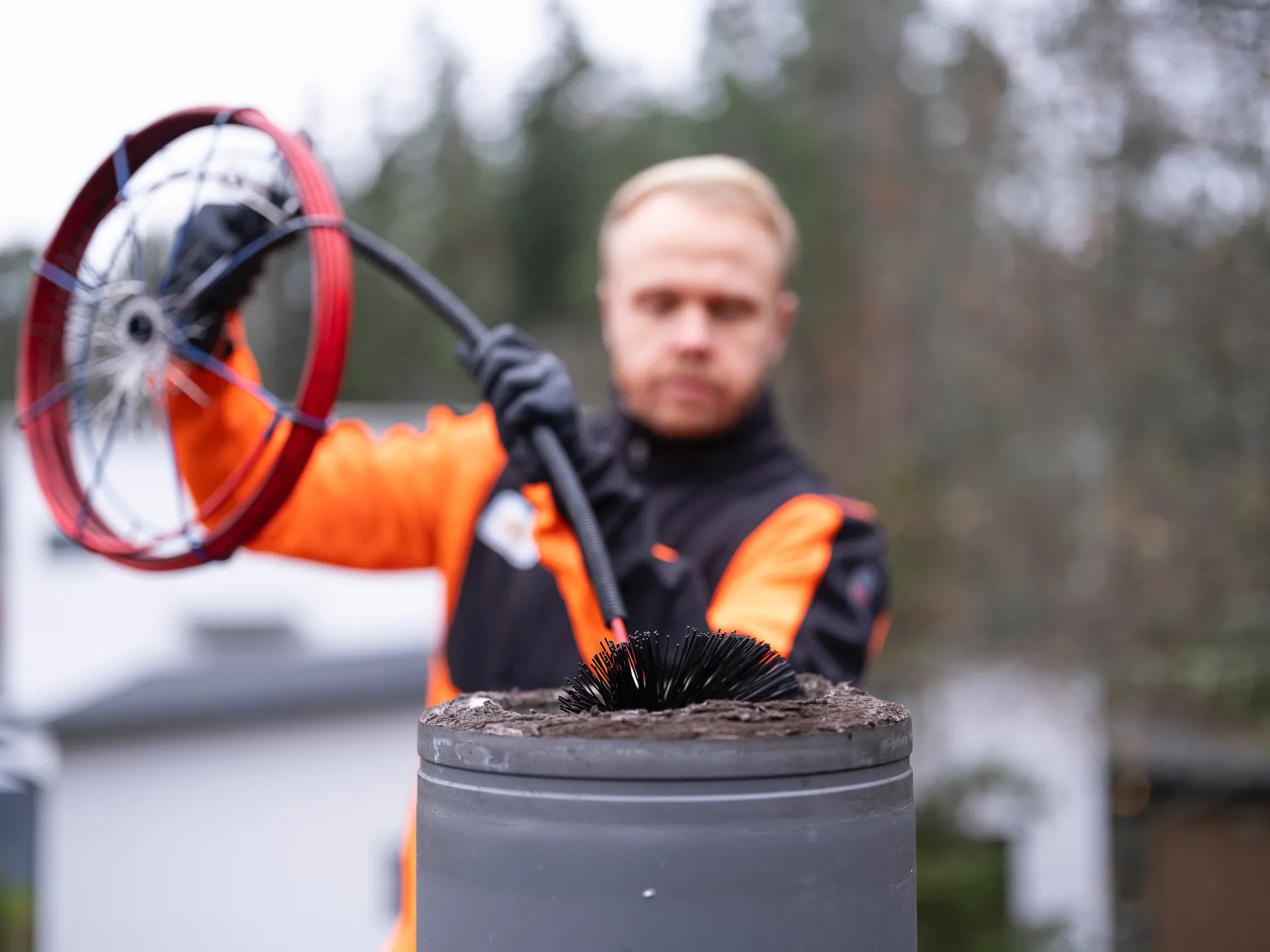 Ammattinuohooja työssään